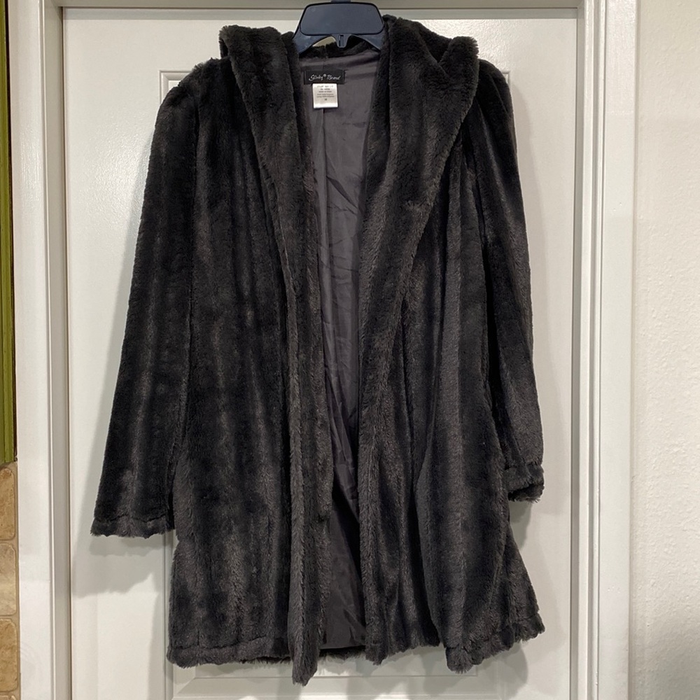 EUC Slinky Brand faux fur coat size medium